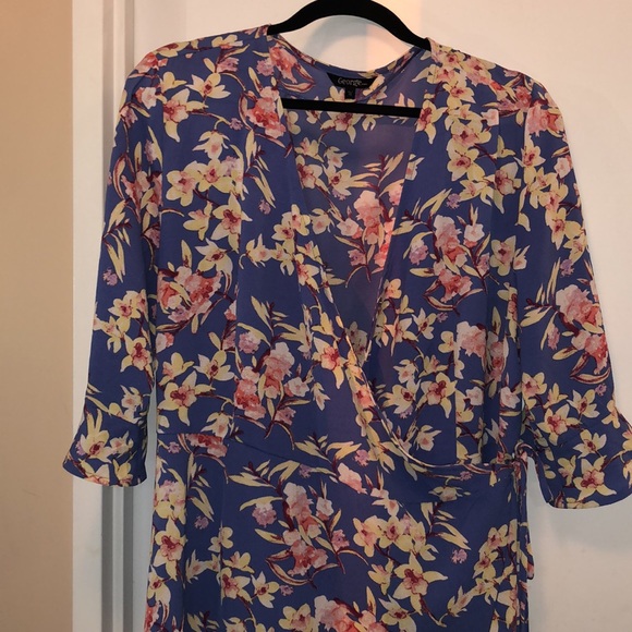 Beautiful dress. Size XL. Lavender main colour with flowers print. - Picture 3 of 10